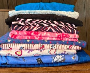 lot 343 image: Assorted Fabric Remnants