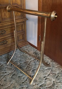 lot 479 image: Vintage Brass Quilt Stand
