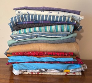 lot 482 image: Fine Fabric Grouping