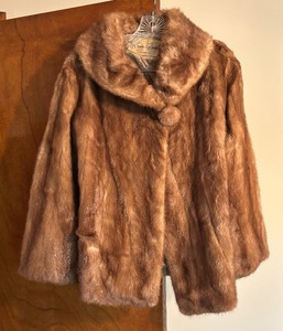 lot 485 image: Vintage Kruse-Gross Fur Coat