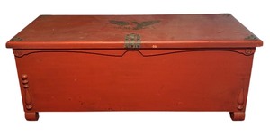lot 487 image: Vintage Cedar Chest