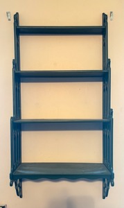 lot 489 image: Vintage Wooden Wall Shelf with Ornate Cutouts