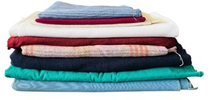 lot 437 image: Diverse Fabric Remnants