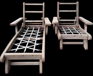 lot 373 image: Vintage Wooden Deck Chair and Wooden Lounger
