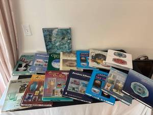 lot 116 image: Collection of Art Glass and Pottery Reference Books
