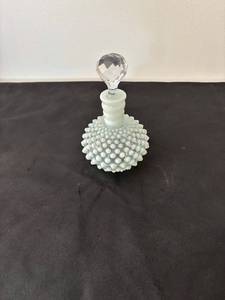 lot 128 image: Vintage Opalescent Hobnail Glass Perfume Bottle