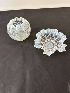lot 130 image: Fenton Opalescent Rose Bowl and Ruffled Bowl Set