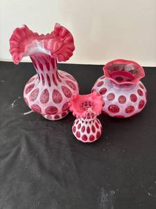lot 11 image: Set of 3 Fenton Cranberry Opalescent Coin Dot Vases
