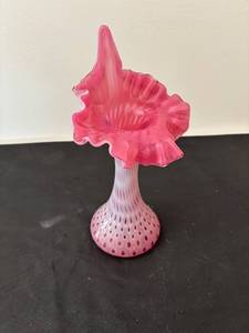 lot 156 image: Jack in the Pulpit Pink Fenton Opalescent Glass Vase