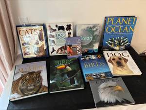 lot 213 image: Collection of Informative and Entertaining Animal and Nature Books