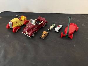 lot 228 image: Set of 6 Hallmark Kiddie Car Classics Diecast Models
