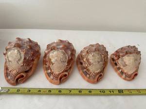 lot 18 image: Set of 4 Carved Cameo Conch Seashells