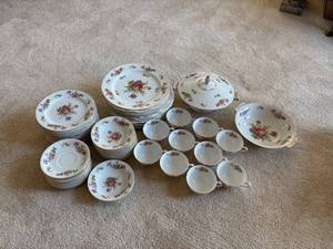 lot 441 image: Set of Vintage Harmony House Dresdania Fine China Dishware with Tea Cups and Serving Plates