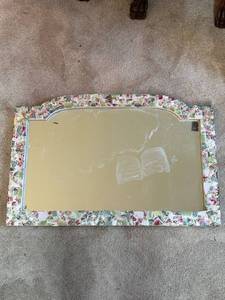 lot 554 image: Vintage Mosaic Framed Mirror with Floral Design