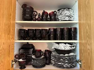 lot 609 image: Large Collection of Vintage Avon 1876 Cape Cod Ruby Glassware Dishes