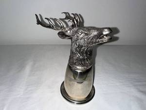 lot 620 image: Antique Style Silver Plate Deer Head Stirrup Cup