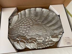 lot 706 image: Gorham 1831 Turkey Platter - Embossed Aluminum