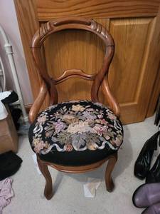 lot 730 image: Antique Floral Needlepoint Accent Chair