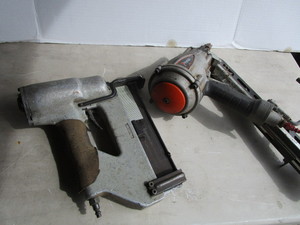 lot 19 image: Paslode & Senco Nailers