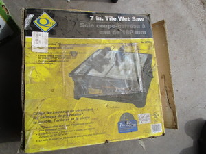 lot 20 image: Wet Saw