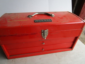lot 36 image: Bonney Tool Box