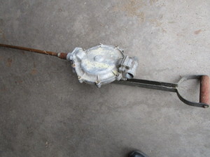lot 82 image: Barrel hand Pump