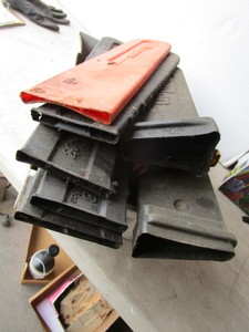 lot 86 image: Covers for Chainsaw Blades