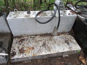 lot 102 image: Fuel Tank, 80 Gallon