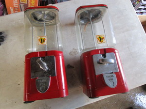lot 123 image: Vending Machines