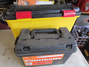 lot 137 image: Hygen Bucket, Case