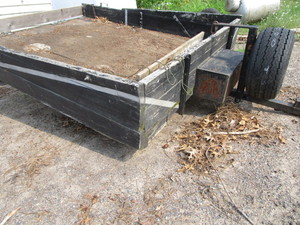 lot 5 image: Garden Trailer