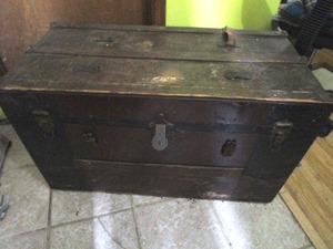 lot 140 image: Antique Strap Trunk