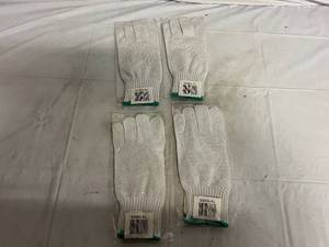 lot 146 image: Pack of 12 Cut Resistant White Gloves - Medium