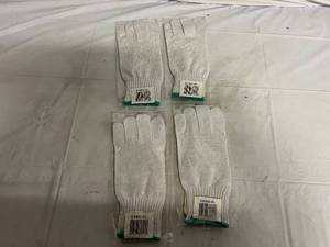 lot 147 image: Pack of 12 Cut Resistant White Gloves - Medium