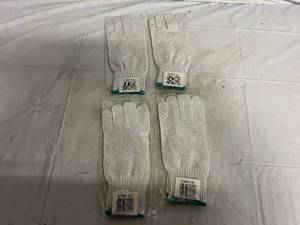 lot 148 image: Pack of 12 Cut Resistant White Gloves - Medium