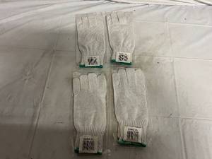 lot 152 image: Pack of 12 Cut Resistant White Gloves - Medium