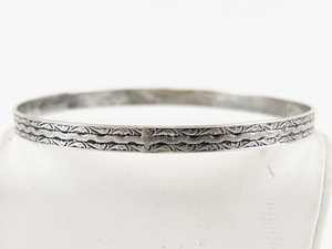 lot 15 image: Orante Scrolled Sterling Silver Bangle.