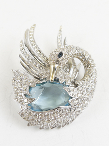 lot 30 image: Vintage Crystal & Aquamarine Silver Tone Base Metal Brooch .