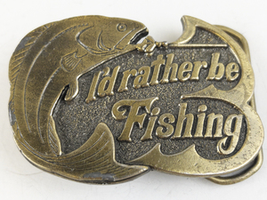 lot 37 image: The Great American Buckle Co. Limited Edition 523 Id Rather Be Fishing Gold Tone Base Metal Belt Buckle.