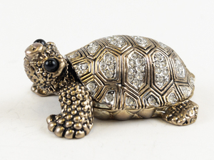 lot 38 image: Darling Rhinestone Gold Tone Base Metal Trinket Box.