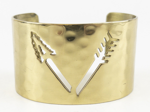 lot 39 image: Rustic Cuff  Broken Arrow Gold Tone Base Metal Cuff Bracelet.