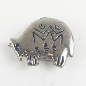 lot 50 image: NONY New York  Spirit of the Bear Southwestern Silver Tone Base Metal Botton Cover.