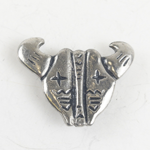lot 55 image: NONY New York  Bull Head Southwestern Silver Tone Base Metal Botton Cover.