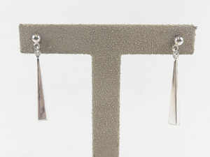 lot 122 image: Mark Washerman Samara  Classic Sterling Silver Dangle Earrings .
