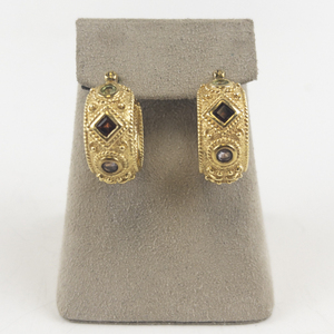 lot 128 image: Amethyst, Garnet, & Peridot Etruscan Style Vermeil (Sterling Silver) Hinged Wire Hoop Earrings.
