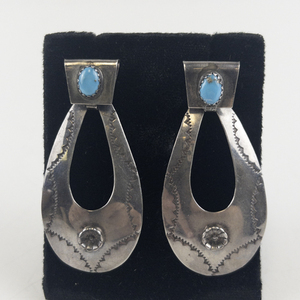 lot 129 image: Unmarked (Navajo) Turquoise Sterling Silver Earrings .
