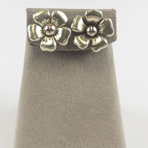 lot 162 image: Flower vermeil (Sterling Silver) Clip-On Earrings .