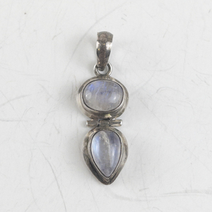 lot 227 image: Labradorite Sterling Silver pendant (no chain).