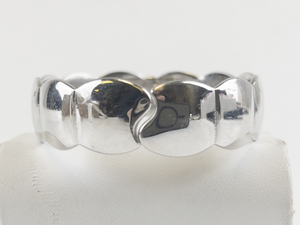 lot 252 image: Monet Modernist Silver Tone Base Metal Hinged Bangle.