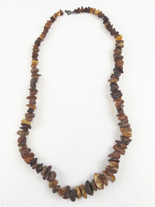 lot 339 image: Raw Amber Bead Necklace.